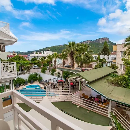 Hotell Castello & Aparts 3*