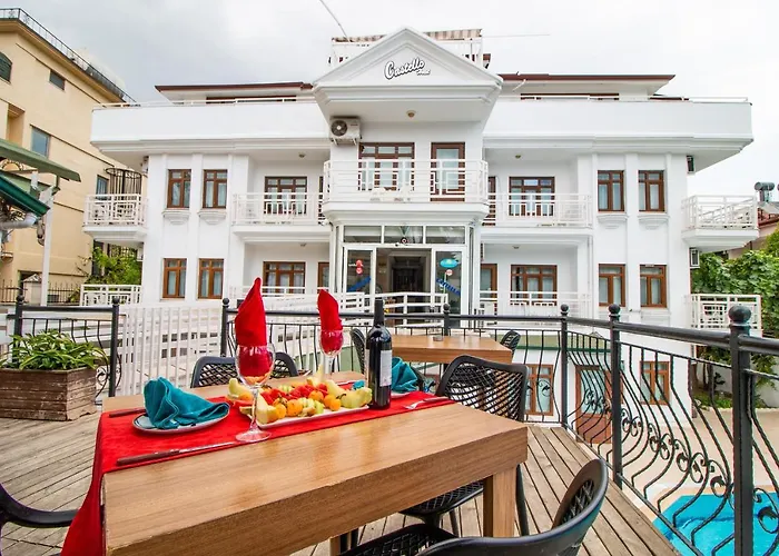 Ξενοδοχείο Castello & Aparts 3*