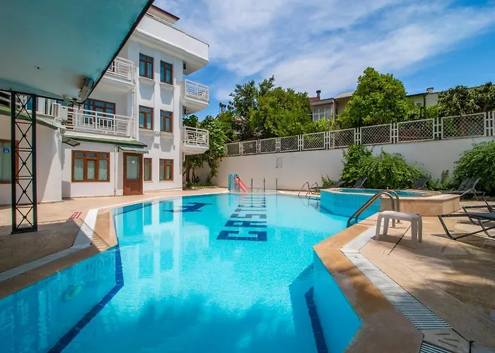 Ξενοδοχείο Castello & Aparts 3*