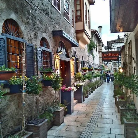 Castello & Aparts Hotel 3*