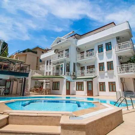 Castello & Aparts 3*