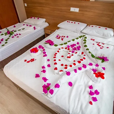 Otel Castello & Aparts