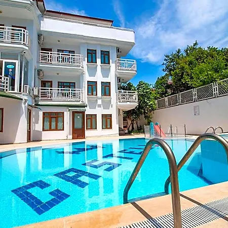 Castello & Aparts Szálloda 3*