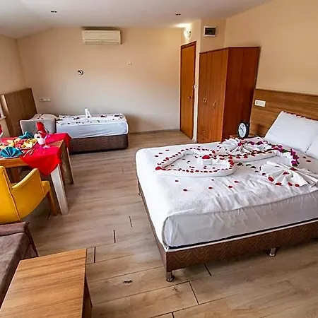 Castello & Aparts Szálloda 3*