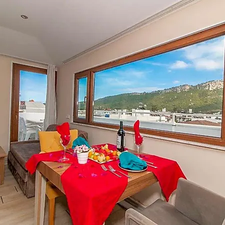 Castello & Aparts Szálloda 3*