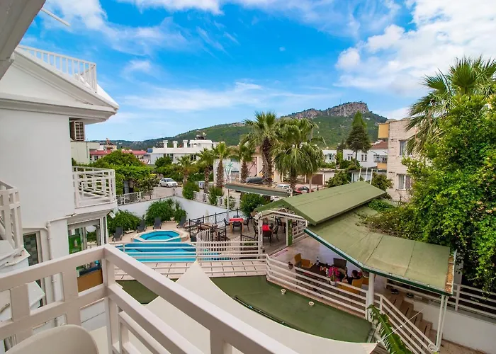 Hotel Castello & Aparts 3*