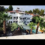 Castello & Aparts Hotel