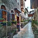 Castello & Aparts Hotel 3*