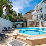 Castello & Aparts Hotel