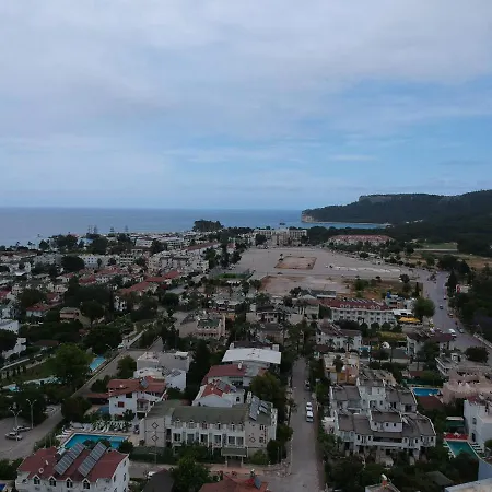 Castello & Aparts 3*