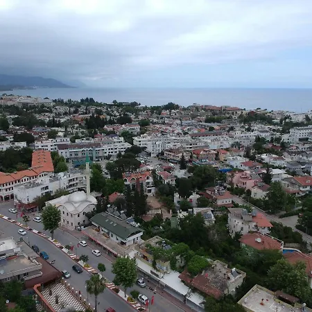 Castello Hotel&aparts 3*