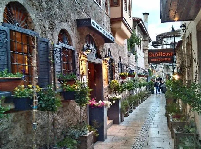 Castello & Aparts Hotel 3*