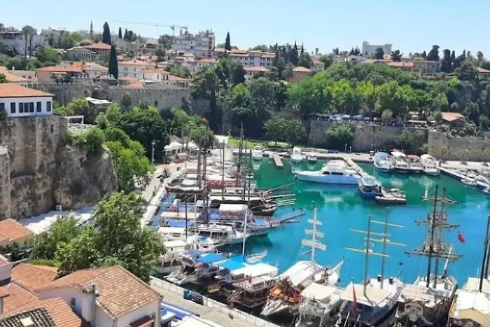 Castello & Aparts 3*