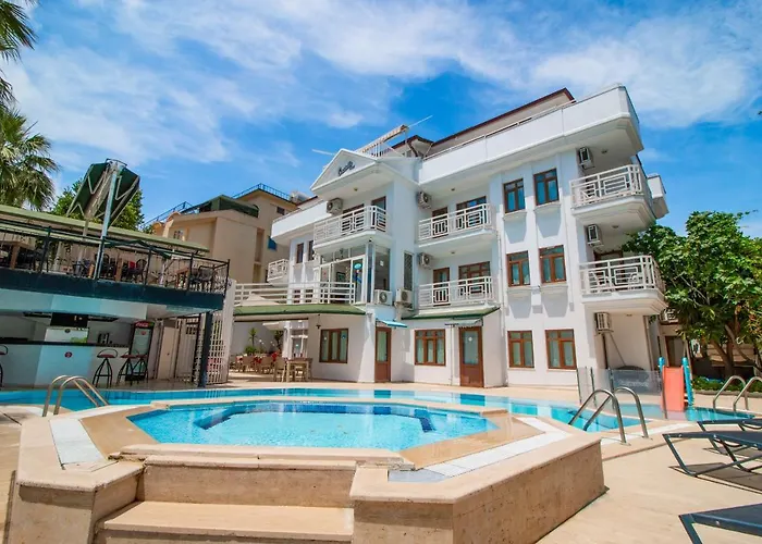 Castello & Aparts 3*