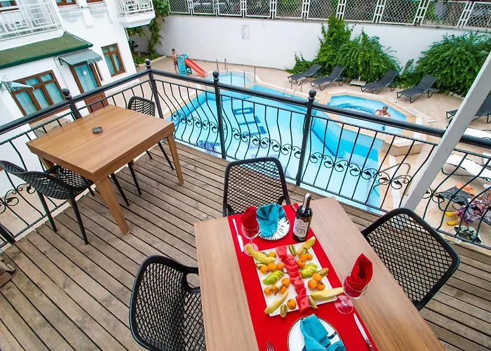 Castello & Aparts Hotel 3*